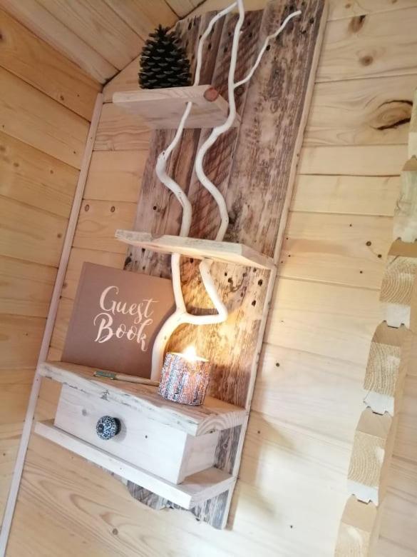 Le Studio Du Pressoir Gisay Екстериор снимка