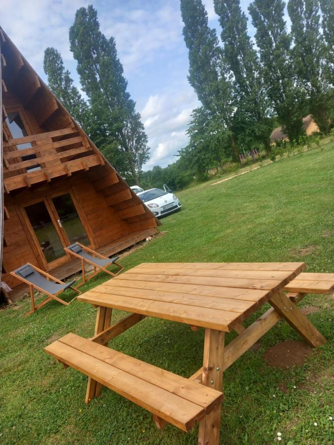 Le Studio Du Pressoir Gisay Екстериор снимка