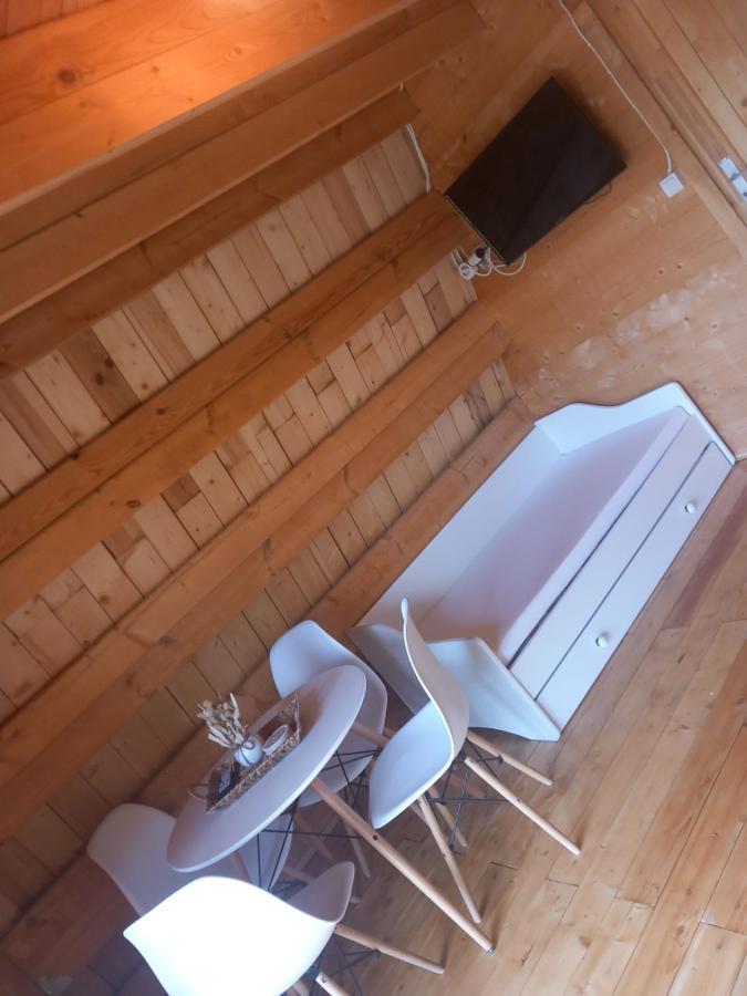 Le Studio Du Pressoir Gisay Екстериор снимка